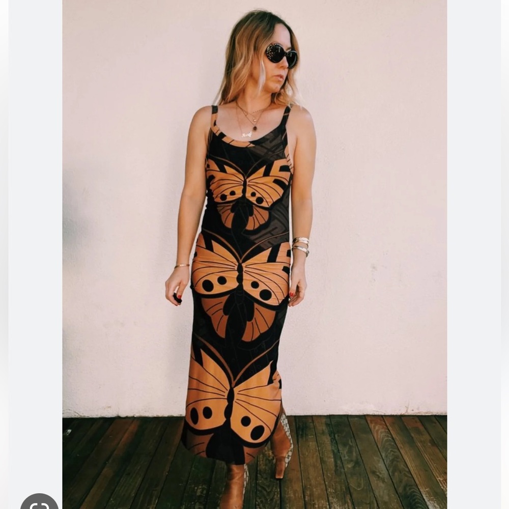 ISO NOVELLA ROYALE DEBBIE DRESS IN ONYX BUTTERFLY MED OR LARGE